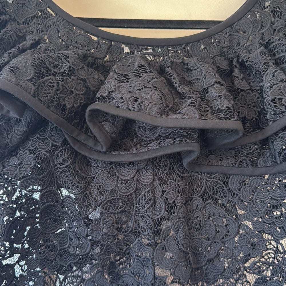 Alexis Ruffle lace blouse - Picture 10 of 12